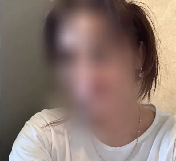 Sara, 35