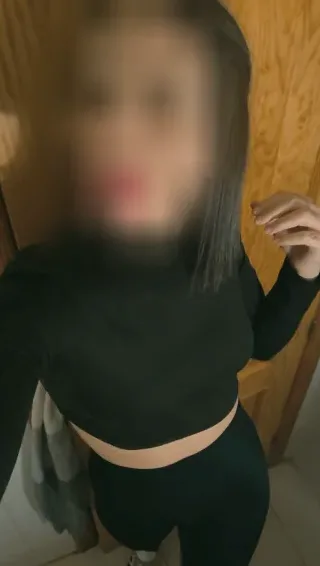 Veera, 28